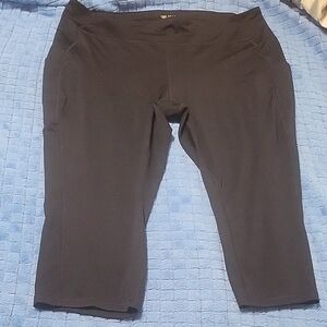 Tek Gear Black Workout Capri Leggings